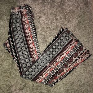 Women’s patterned stretchy pants w/ flare bottoms